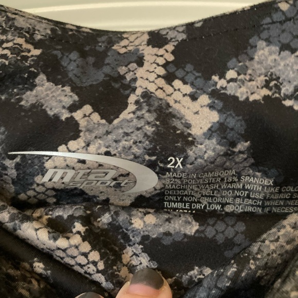 Women’s plus size leggings - Picture 2 of 6